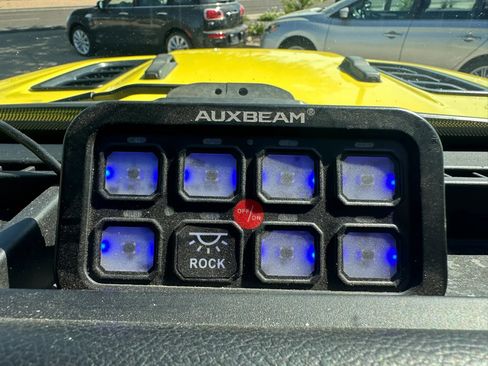Used 2022 Jeep Wrangler Unlimited Rubicon w/ LED Lighting Group AWD/4WD image 22