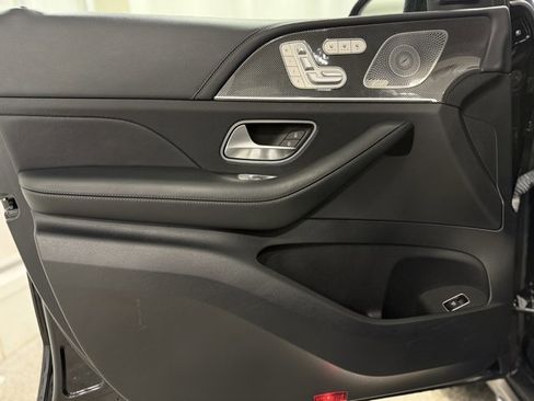 Used 2023 Mercedes-Benz GLS 580 4MATIC image 14