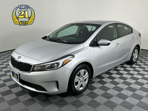 Used 2018 Kia Forte LX FWD image 1