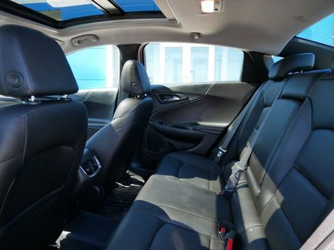 Used 2021 Chevrolet Malibu LT w/ Leather Package image 5