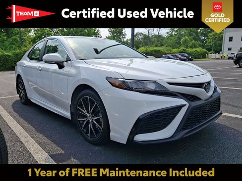 Used 2023 Toyota Camry SE w/ Cold Weather Package FWD image 1