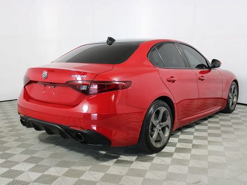 Used 2018 Alfa Romeo Giulia RWD image 40