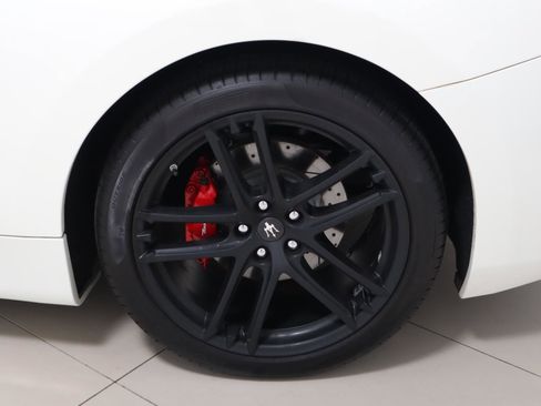 Used 2018 Maserati GranTurismo Sport image 9