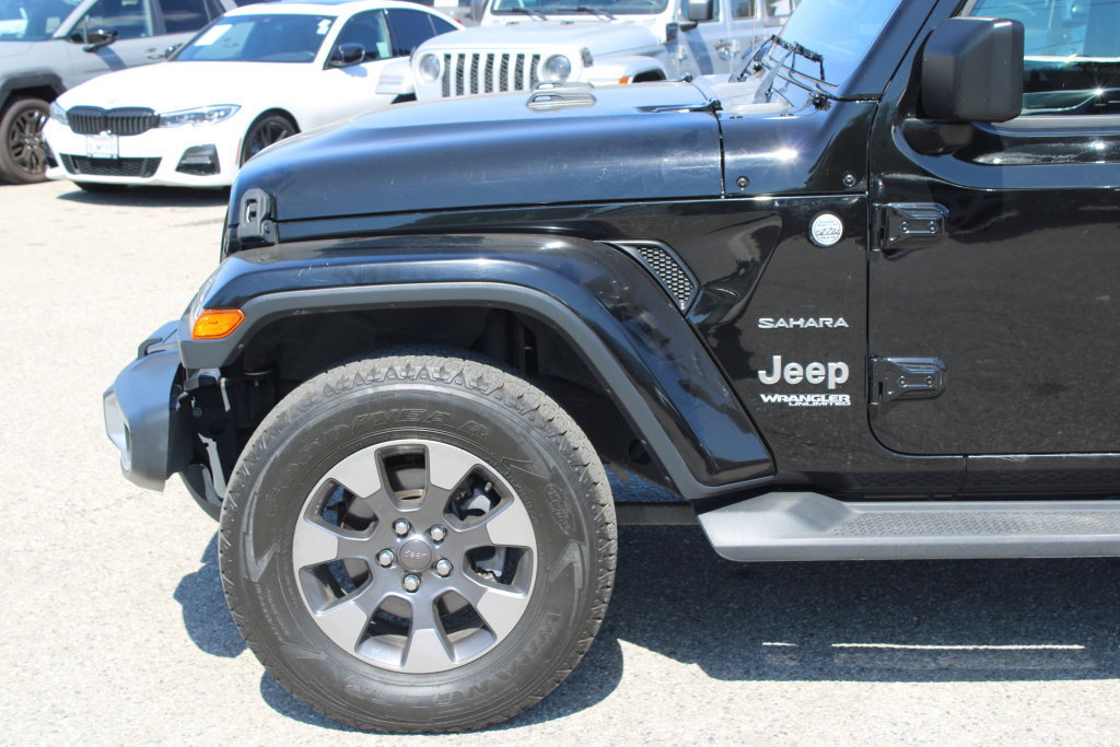 Used 2018 Jeep Wrangler Unlimited Sahara AWD/4WD image 7