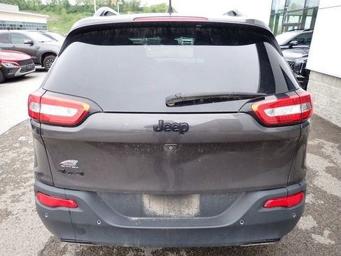 Used 2018 Jeep Cherokee Limited w/ High Altitude Package AWD/4WD image 3