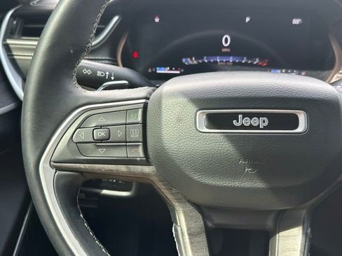 Used 2022 Jeep Grand Cherokee L Limited image 20
