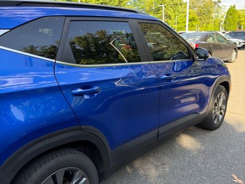 Used 2023 Kia Seltos S FWD image 5