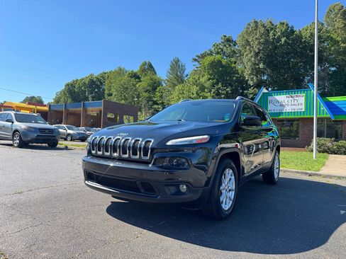 Used 2015 Jeep Cherokee Latitude w/ Comfort/Convenience Group AWD/4WD image 1