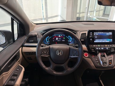 Used 2023 Honda Odyssey EX-L image 17