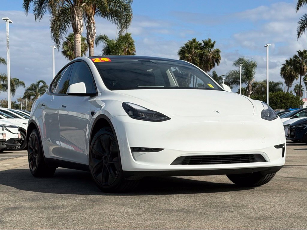 Used 2024 Tesla Model Y Long Range RWD image 2