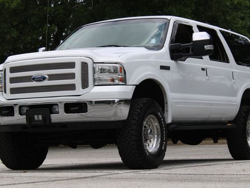 Used 2005 Ford Excursion Eddie Bauer AWD/4WD image 2