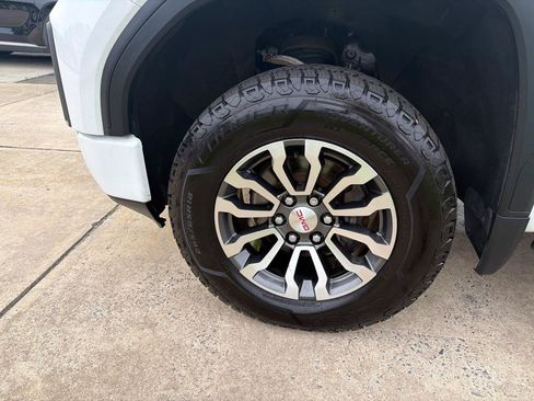 Used 2019 GMC Sierra 1500 AT4 w/ Technology Package AWD/4WD image 42