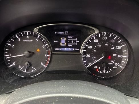 Used 2017 Nissan Pathfinder Platinum AWD/4WD image 11