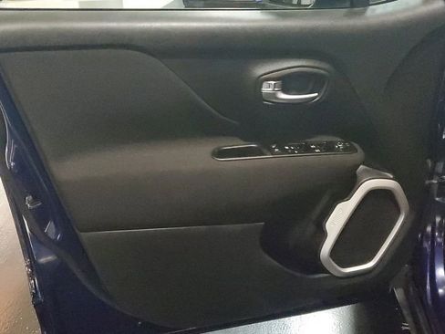 Used 2021 Jeep Renegade Latitude image 20