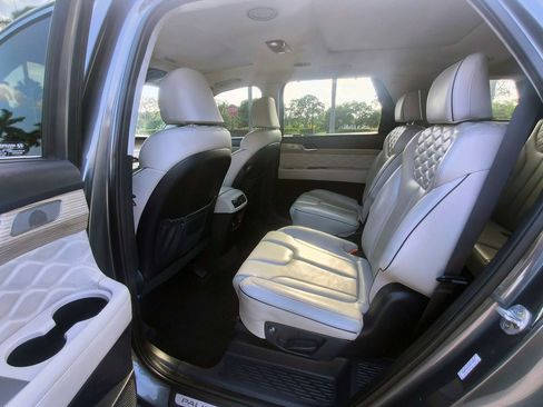 Used 2022 Hyundai Palisade Calligraphy w/ Cargo Package FWD image 12