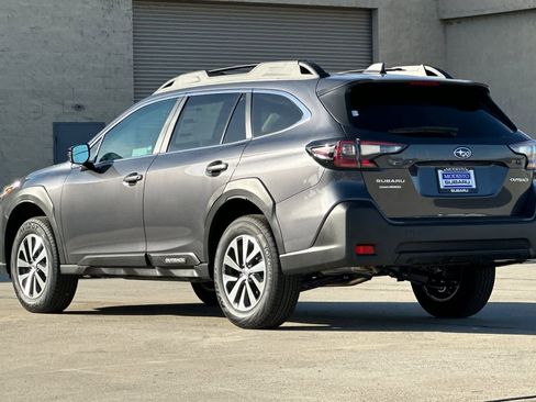 New 2025 Subaru Outback Premium image 5
