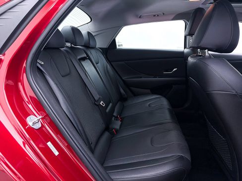 Used 2023 Hyundai Elantra Limited FWD image 37