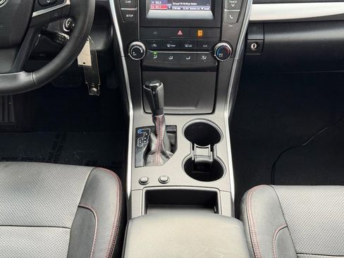 Used 2015 Toyota Camry SE FWD image 14