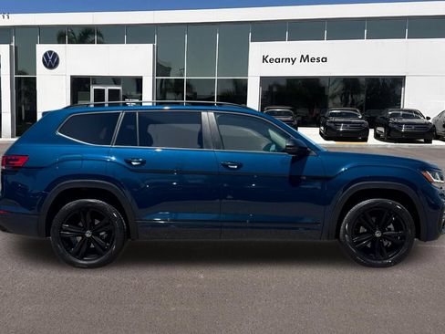 Used 2023 Volkswagen Atlas SEL R-Line AWD/4WD image 3