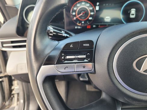 Used 2024 Hyundai Elantra Limited image 22