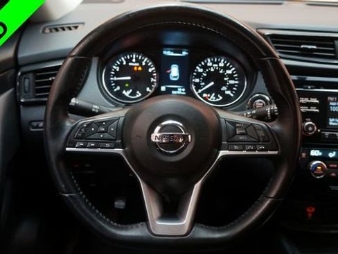 Used 2017 Nissan Rogue SV image 12
