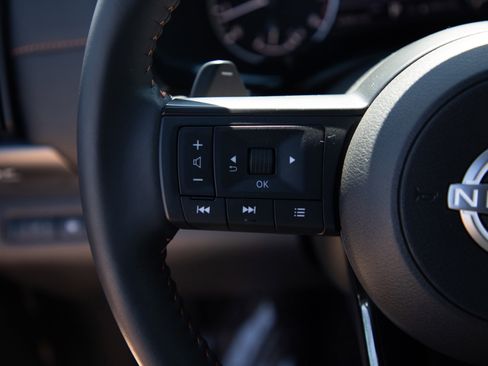 Used 2025 Nissan Pathfinder Rock Creek AWD/4WD image 17