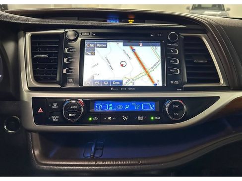 Used 2018 Toyota Highlander Limited image 30