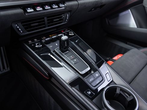 Certified 2025 Porsche 911 Carrera GTS RWD image 18