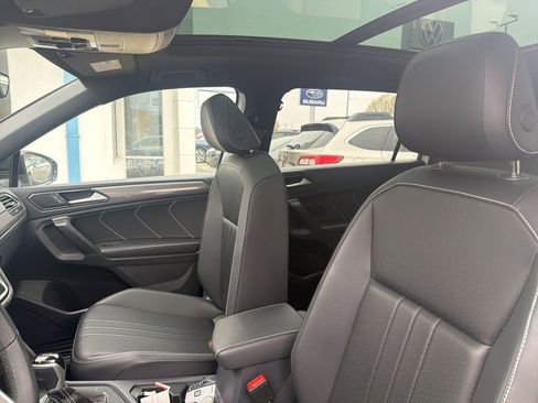 Used 2024 Volkswagen Tiguan SE R-Line image 12