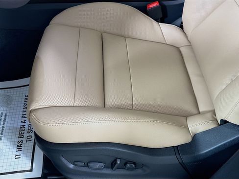 Certified 2026 Porsche Cayenne E-Hybrid AWD/4WD image 13
