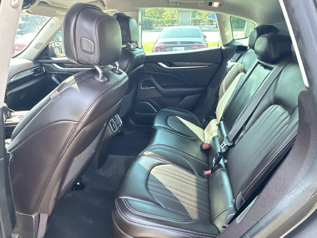 Used 2022 Maserati Levante GT AWD/4WD image 17