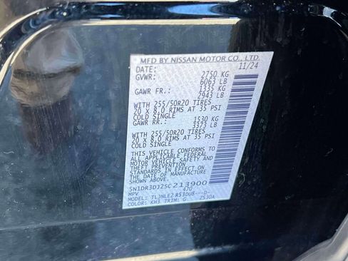 Certified 2025 Nissan Pathfinder Platinum image 19