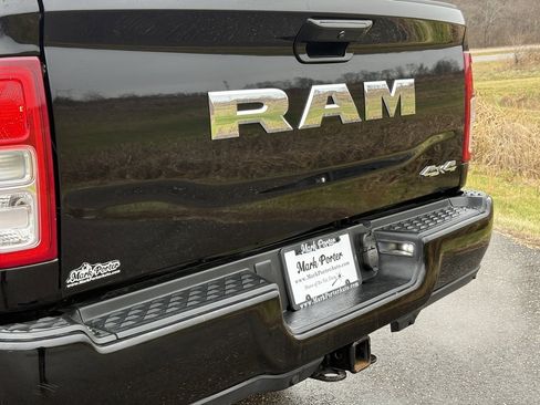 Used 2024 RAM 3500 Big Horn w/ Sport Appearance Package image 11