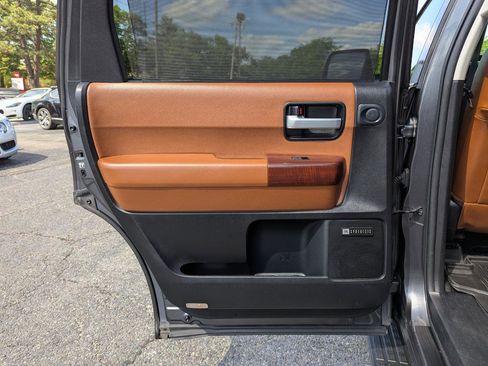 Used 2017 Toyota Sequoia Platinum AWD/4WD image 38
