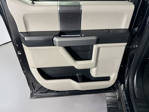 Used 2017 Ford F150 XLT RWD image 23