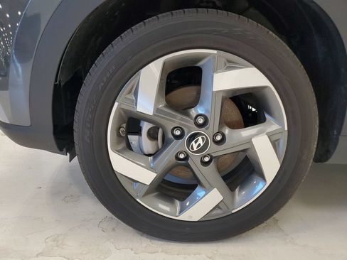 Used 2025 Hyundai Venue SEL FWD image 8