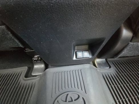 Used 2020 Toyota 4Runner TRD Off-Road Premium AWD/4WD image 17