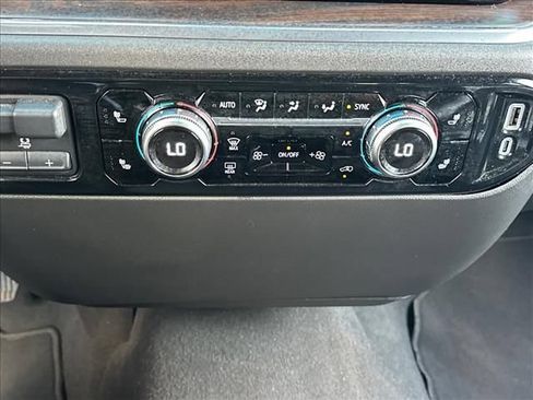 Certified 2025 GMC Sierra 1500 SLT RWD image 31