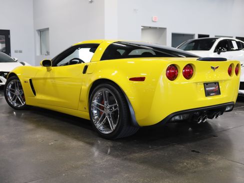 Used 2008 Chevrolet Corvette Z06 w/ Preferred Equipment Group RWD image 4