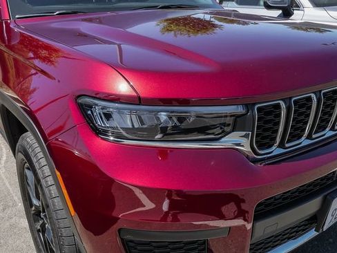 Used 2026 Jeep Grand Cherokee L Laredo RWD image 3