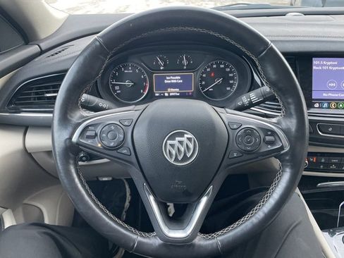 Used 2019 Buick Regal Essence w/ Driver Confidence Package I image 12