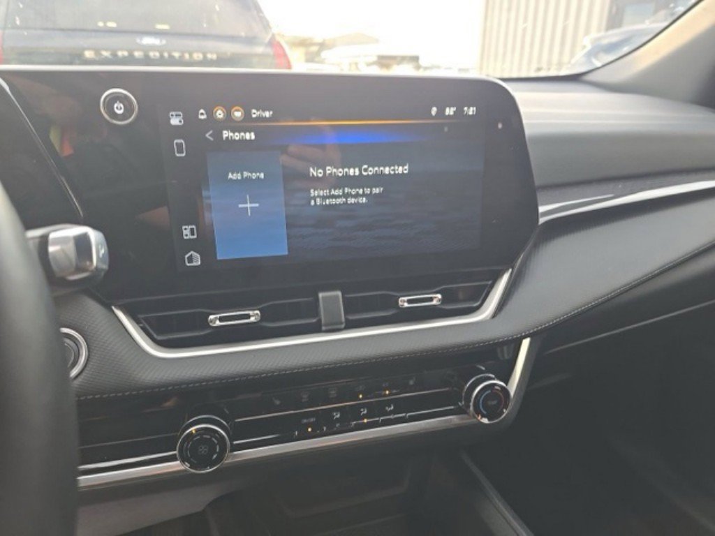 Used 2026 Chevrolet Equinox LT AWD/4WD image 12