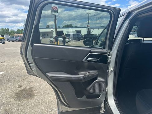 Used 2024 Mitsubishi Outlander SE AWD/4WD image 11