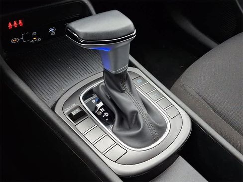 Used 2025 Hyundai Kona SEL image 14