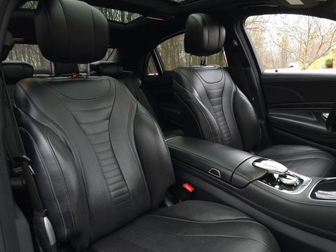 Used 2020 Mercedes-Benz S 560 4MATIC Sedan image 20