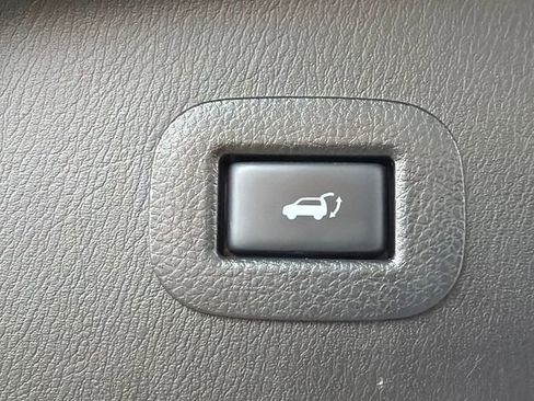 Used 2019 INFINITI QX80 Luxe w/ 22" Wheel Package RWD image 19