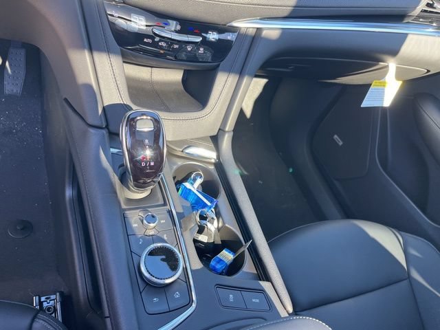 New 2025 Cadillac XT6 Luxury FWD image 29