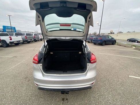 Used 2015 Ford Focus SE w/ SE Sport Package FWD image 34