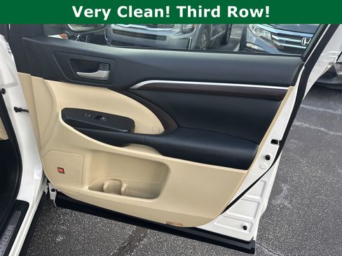 Used 2016 Toyota Highlander Limited AWD/4WD image 16