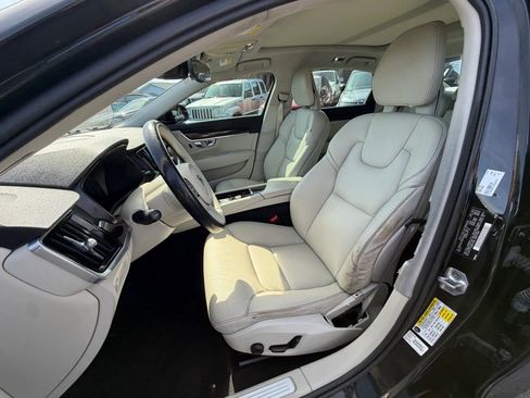 Used 2018 Volvo S90 T5 Momentum w/ Convenience Package FWD image 11
